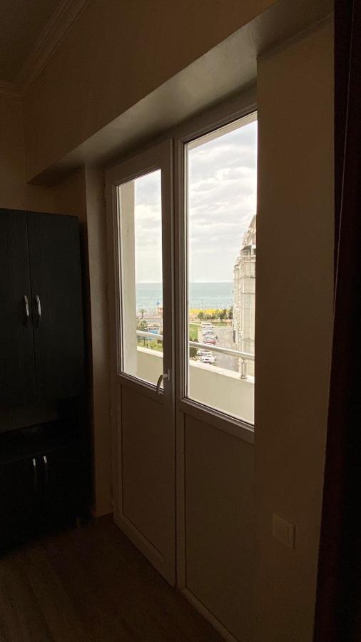 Gorgiladze Black Sea Apartment Batumi Bagian luar foto